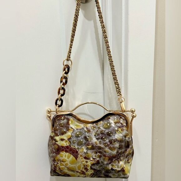 Unique Embossed Cowhide Handmade Double Kisslock Handbag, Includes Small Clutch - Picture 2 of 16